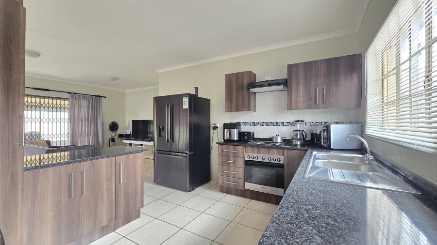 3 Bedroom Property for Sale in Waterkloof East North West